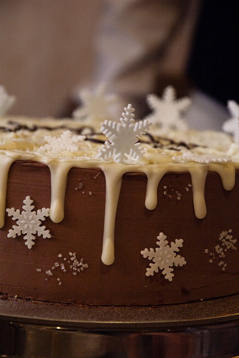 winter wedding cake