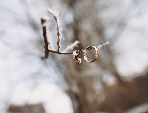Why you should consider a Christmas Wedding